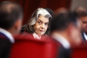 A ministra Cármen Lúcia busca uma saída antecipada do STF
