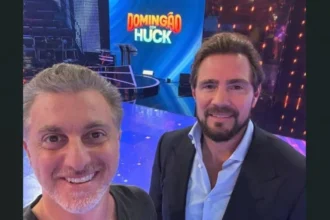Luciano Huck e Daniel Vorcaro em estúdio do Domingão